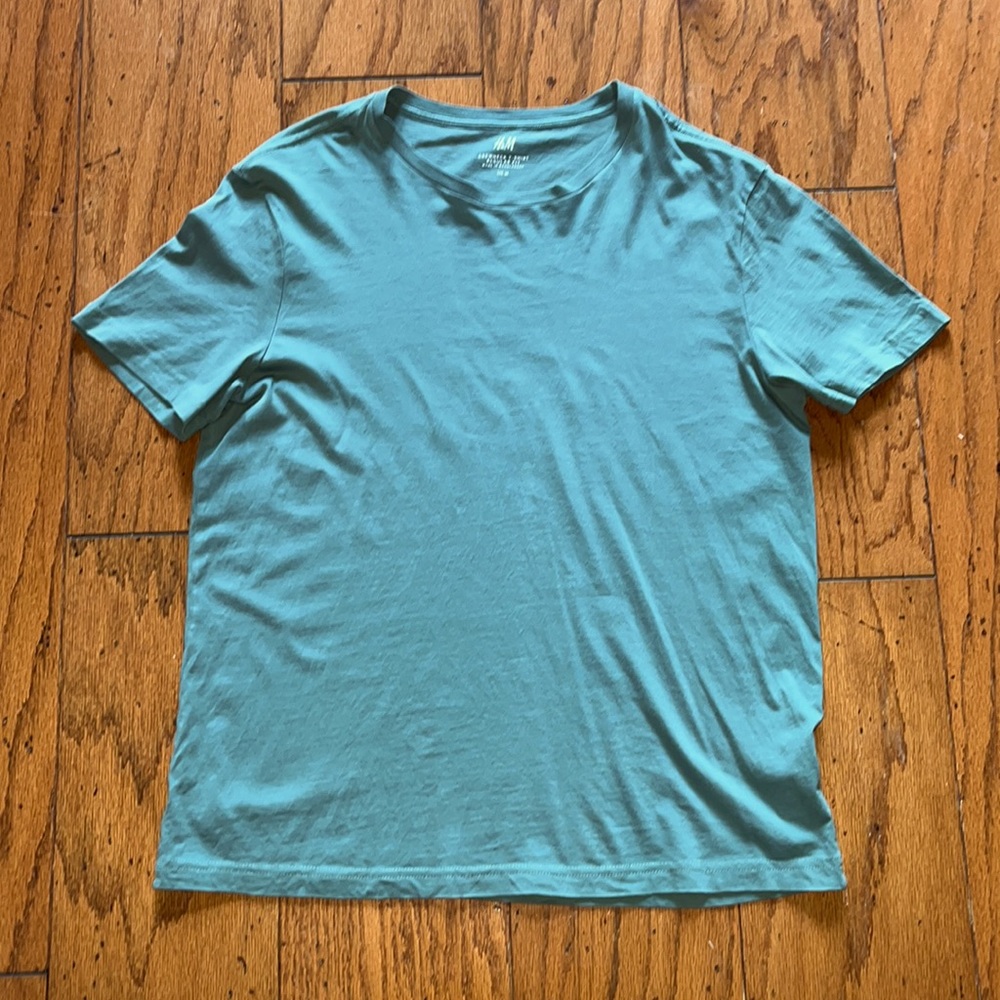 Men’s sz. M H&M, pretty green T-shirt